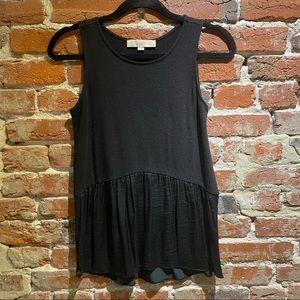 4️⃣for2️⃣0️⃣! Peplum Black Loft Tank